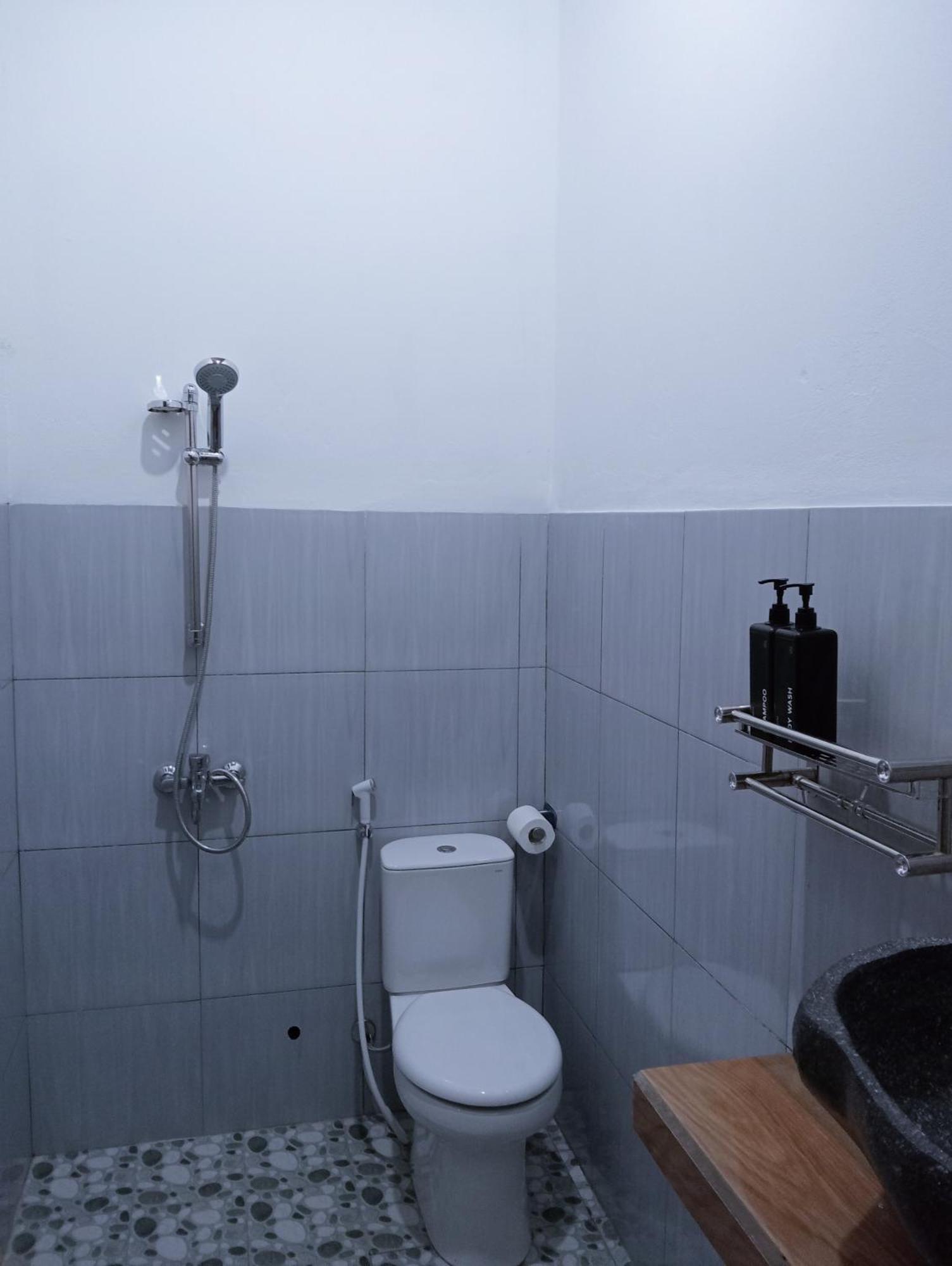 Jepun Homestay Lemukih سينغاراجا المظهر الخارجي الصورة