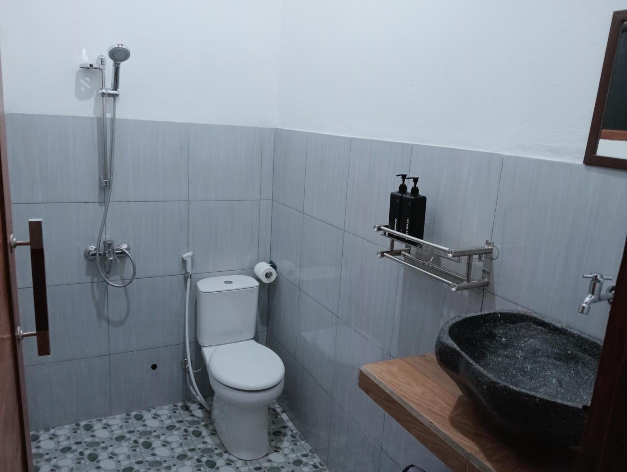 Jepun Homestay Lemukih سينغاراجا المظهر الخارجي الصورة