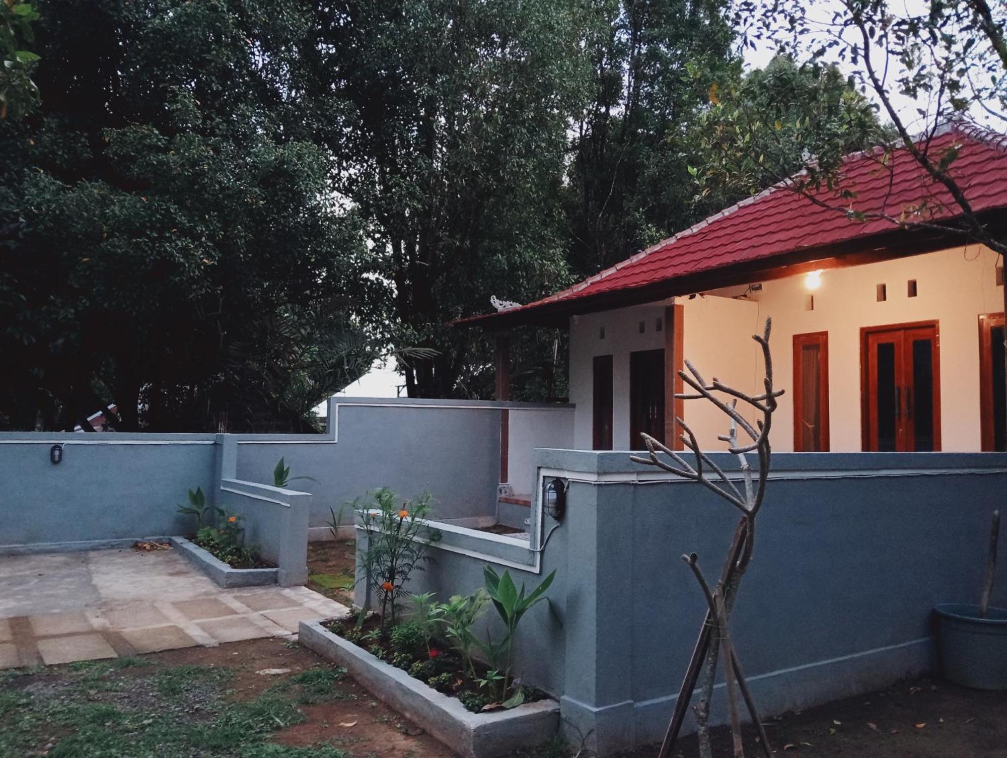 Jepun Homestay Lemukih سينغاراجا المظهر الخارجي الصورة